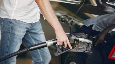 ¿De cuánto fue el aumento total en el precio de la gasolina magna en México?