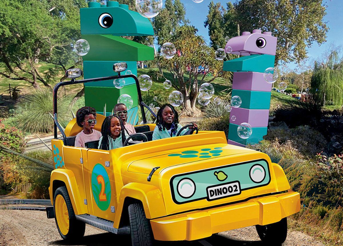 En Little Dino Trail los pasajeros a bordo de un Jeep explorarán caminos para encontrarse con diferentes dinosaurios en el camino.