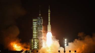 Misión china Shenzhou-18 logra despegue con éxito a la estación espacial Tiangong