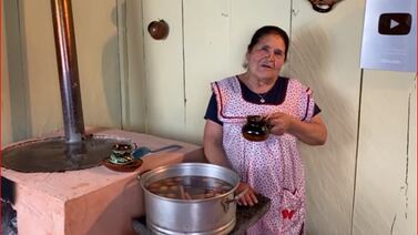 Doña Ángela te enseña a hacer ponche estilo De Mi Rancho a tu Cocina