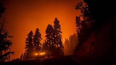 Incendios en Estados Unidos: El mayor es tan grande que ya genera su propio clima
