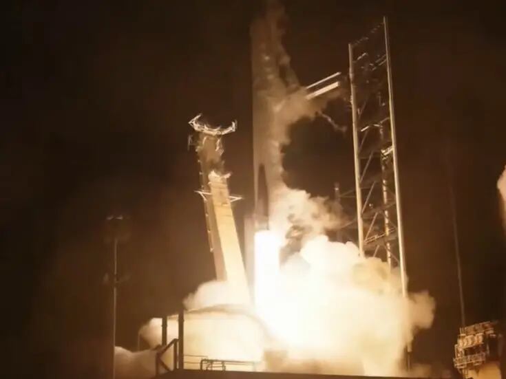 Lanzan NASA y Space X octava misión comercial tripulada a la EEI