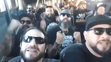 VIDEO: Metaleros se viralizan por cantar tema de Yuri en autobús y sorprenden a usuarios
