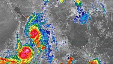 "Lorena" se vuelve convertir en huracán cerca de la península de Baja California