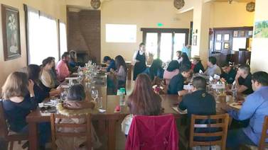 Imparten cursos sobre técnicas de servicio e historia del vino en Ensenada