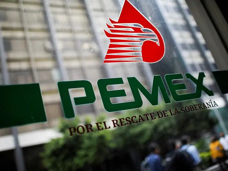 Pemex prevé reducción de deuda y aumento en procesamiento de refinerías