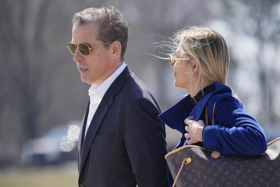 Hunter Biden y su actual esposa, Melissa Cohen. | Crédito: AP