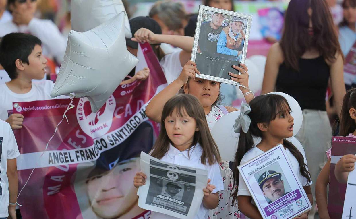 Decenas de niños marcharon pidiendo volver a ver a sus padres como regalo del día del niño | FOTO Eleazar Escobar