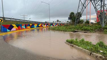 Lluvias en Rosarito: Cierran tramo de la autopista Escénica