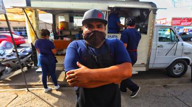 Ponen de buen humor con hotcakes a Pueblo Nuevo