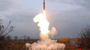 Corea del Norte anuncia éxito en la prueba de un misil hipersónico de combustible sólido: ¿Qué es?
