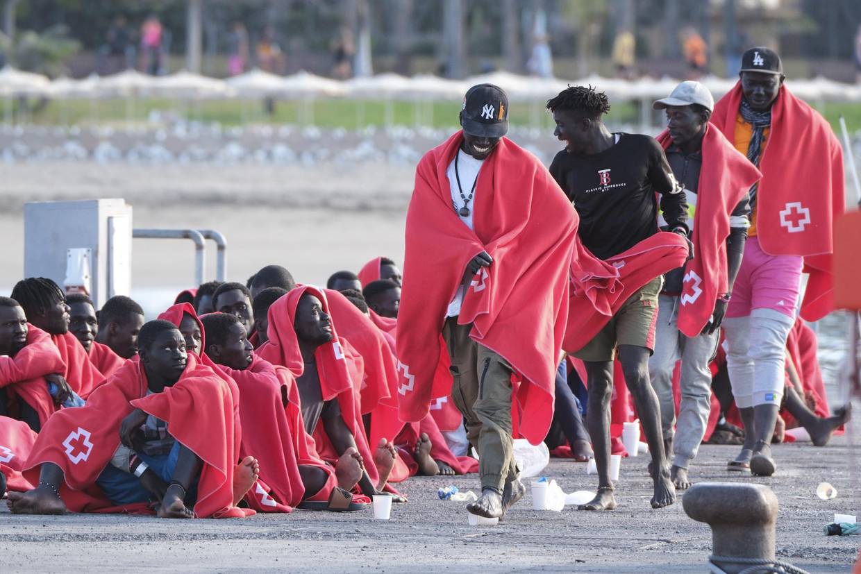 Reportan 50 migrantes desaparecidos tras hundimiento de barca en Canarias