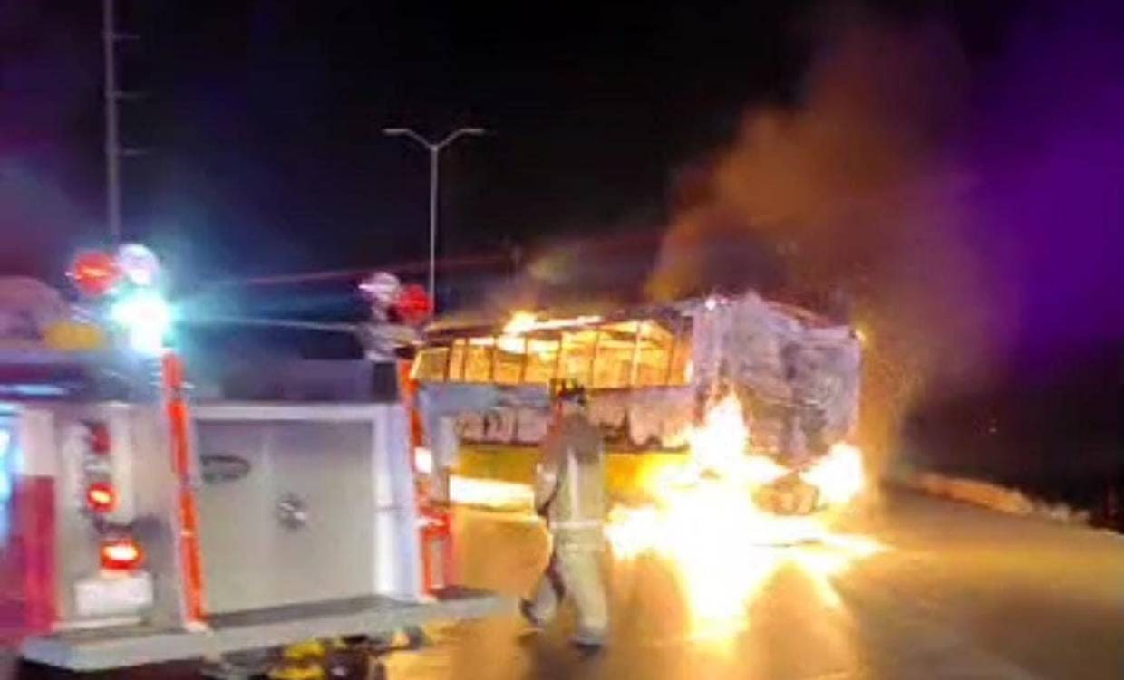 Vehículos incendiados en Zacatecas.
