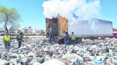 Se queman cuatro tráilers en Nogales a orillas de la carretera