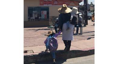 Menores vendiendo en calles de Rosarito, una presencia constante