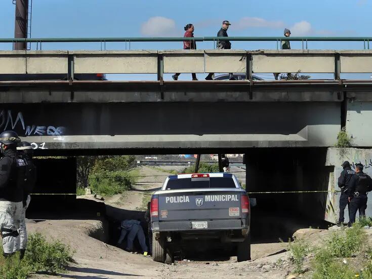 Localizan cadáver putrefacto en canalización del Río Tijuana
