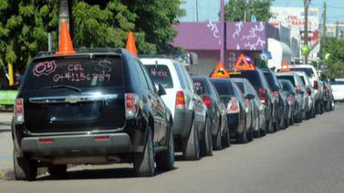 Gobernadora señala que está a favor de regularización de vehículos “chuecos”