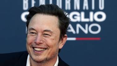 Elon Musk demanda a restaurante de comida por nombrarlo ‘Pollo y Pizza Tesla’