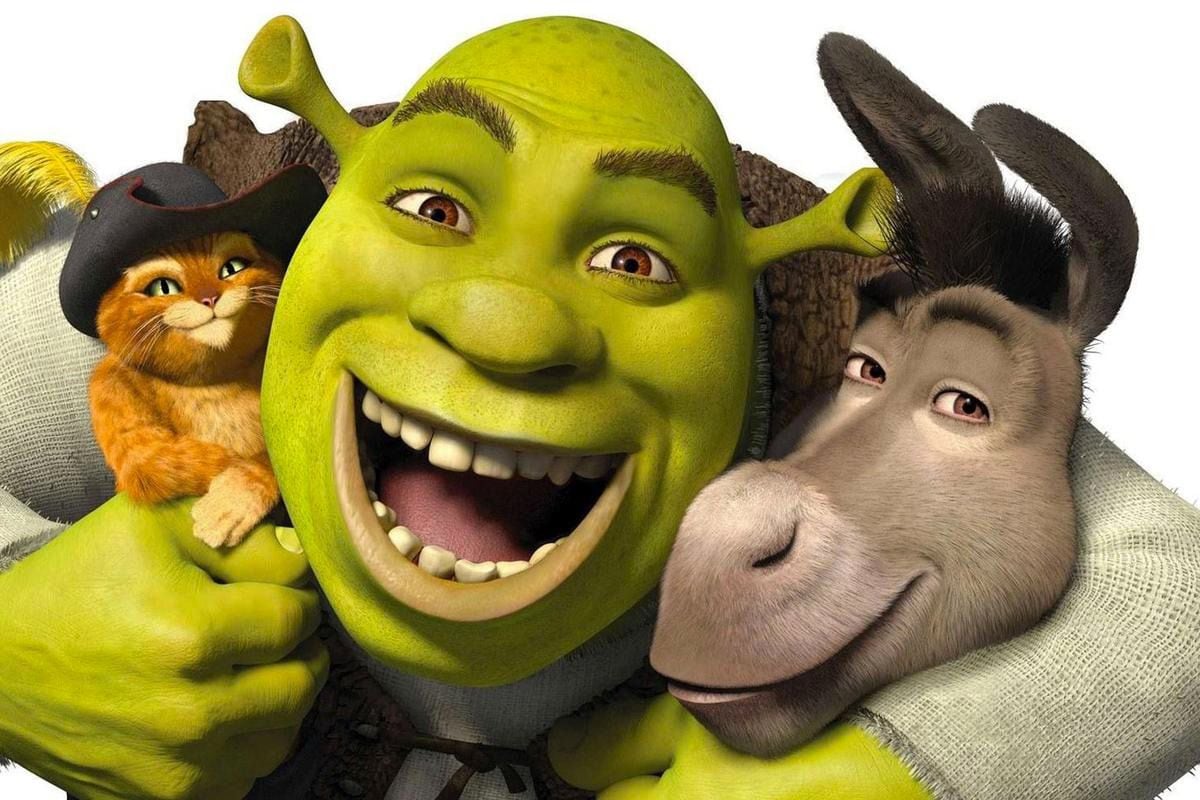 Shrek fue pionera en el uso de la comedia satírica y las referencias pop-culturales en películas animadas, abriendo el camino para otras películas que siguieron su ejemplo en los años siguientes