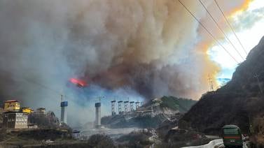 Incendio forestal en China obliga a la evacuación de 3 mil personas