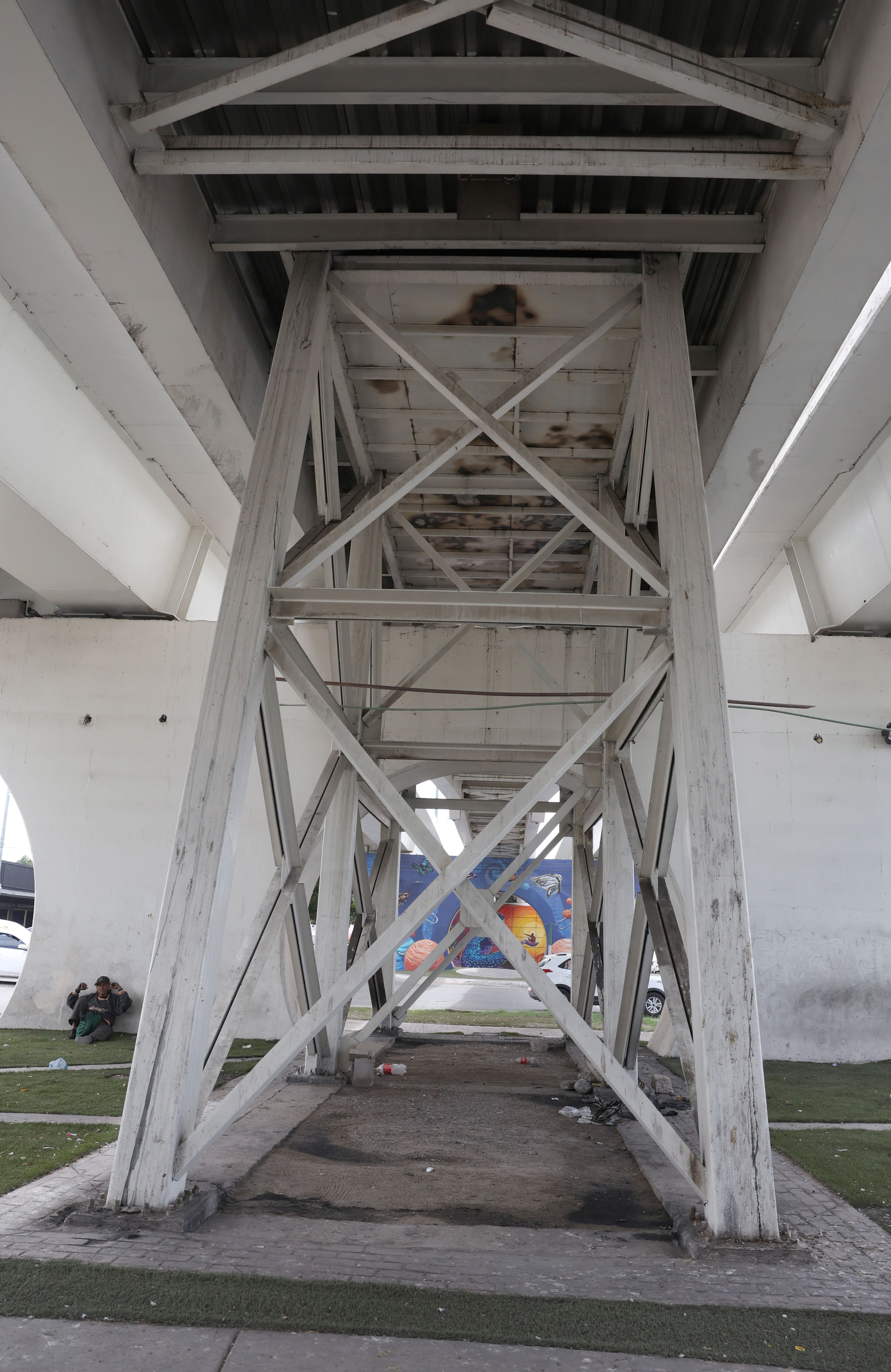 Puente vehicular que está en Morelos y Periférico Norte. Foto: Archivo digital GH