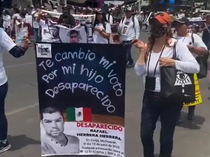 VIDEO: Madres buscadoras marchan por sus hijos desaparecidos en la Cdmx: “Nada que celebrar”