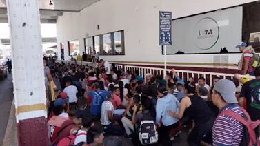 Nuevo Laredo: Cierran Puente Fronterizo por protesta de migrantes