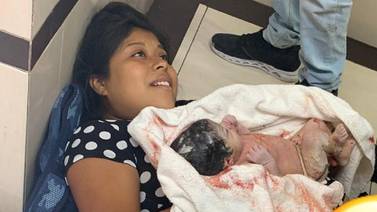 Mujer da a luz en estación de gasolina en Tijuana