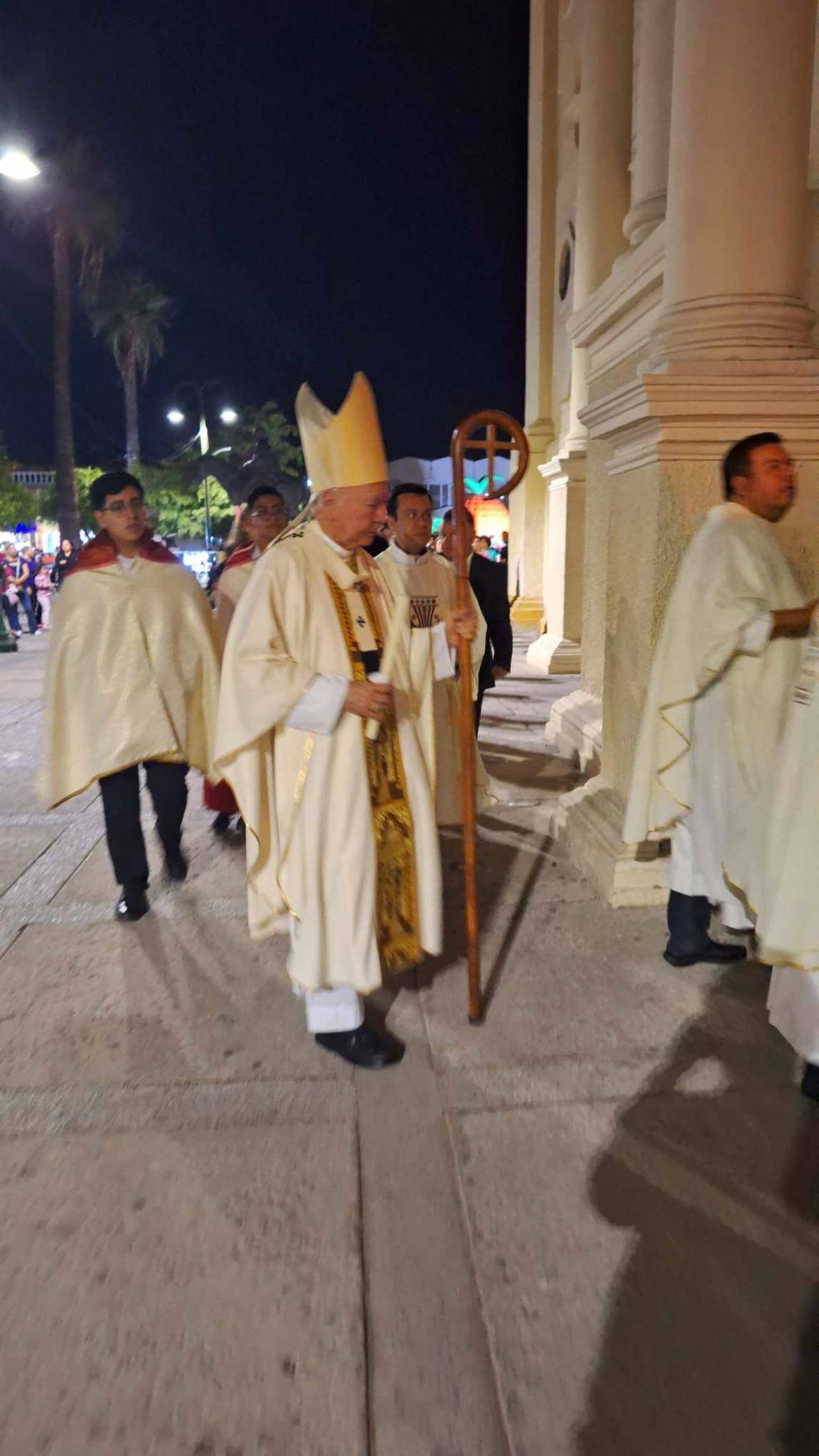 La misa fue ofrecida por el Arzobispo Ruy Rendón. Foto: Especial