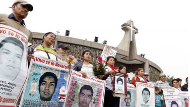 Buscan a los 43 normalistas de Ayotzinapa en cuatro municipios