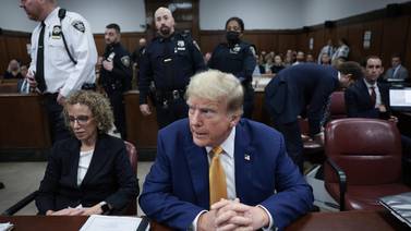 Abogados de Trump solicita anular juicio por testimonio ‘inapropiado’ de Stormy Daniels