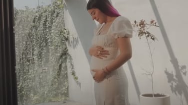 Fans reaccionan en redes al embarazo de Lesslie Polinesia