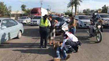 VIDEO: Atropellan a joven en bulevar Solidaridad; conductor se da a la fuga