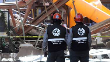 Protección Civil inspecciona lugar del colapso del techo en centro comercial de Tijuana