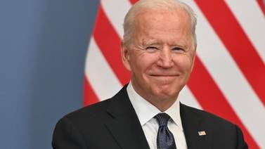 Joe Biden celebra el aterrizaje de "Odiseo" en la Luna; el primero en 50 años