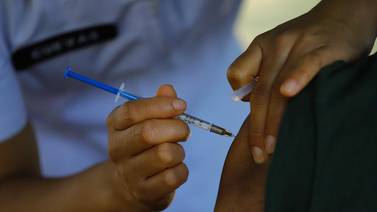 Sin fecha aún para vacunar a personal de Dirección Municipal de Salud