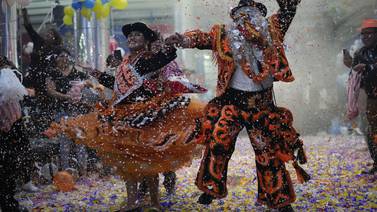 Inicia carnaval andino de Bolivia con más de cien bandas