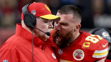 NFL: Travis Kelce se disculpa con su entrenador Andy Reid por gritarle en el Super Bowl LVIII