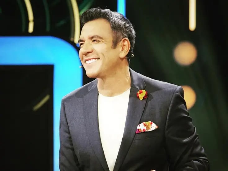 ¡Tras ser OLVIDADO por Telemundo, Héctor Sandarti hace su regreso triunfal a Televisa!