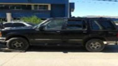 PEP detiene a hombre con vehículo robado en Ensenada