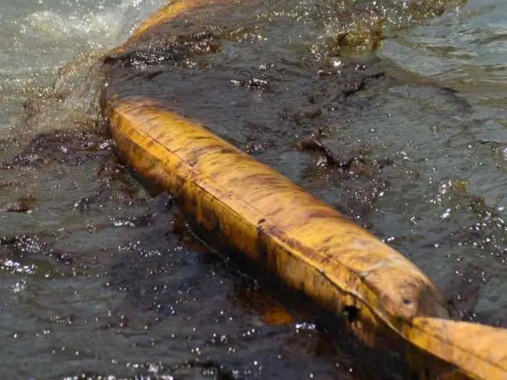 Organizaciones ambientalistas denuncian a Pemex por nuevo derrame de petróleo