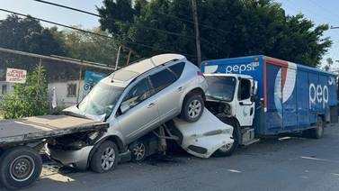 Accidentes Tijuana: Camión sin frenos se impacta contra siete vehículos