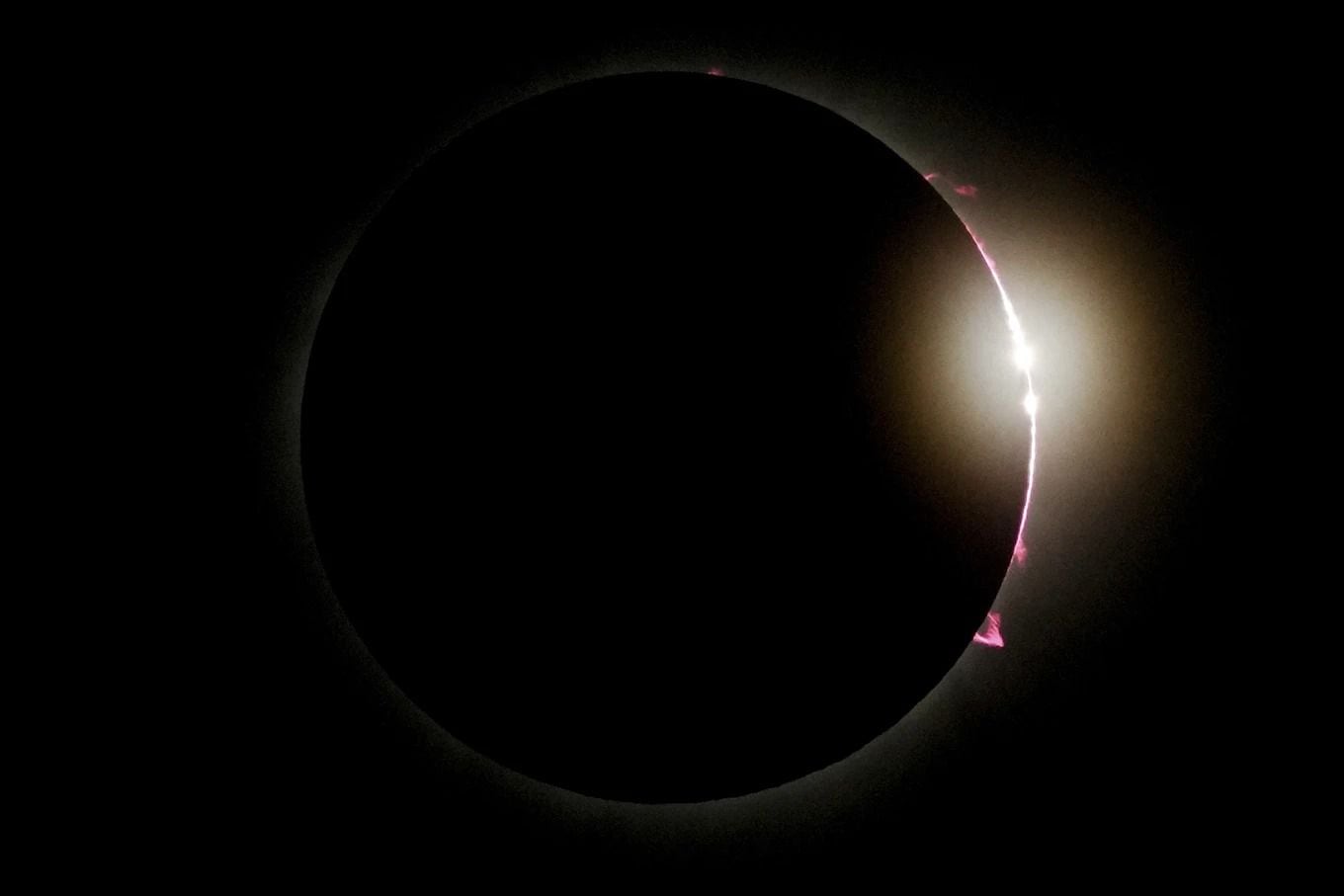 Así se vio desde Mazatlán, Sinaloa, el eclipse total de sol del 8 de abril del 2024. | AP