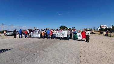 Navojoa: Ejidatarios bloquean carretera en reclamo de tierras