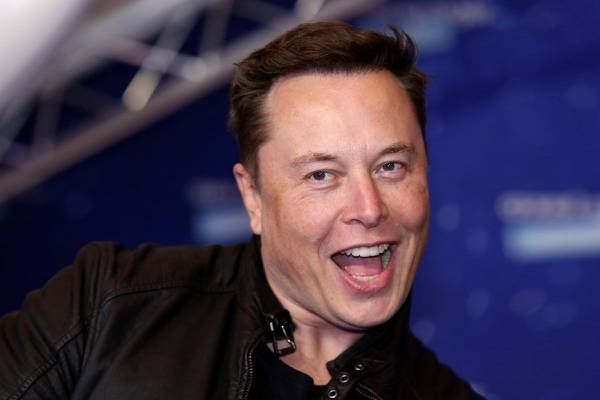 Elon Musk anuncia funciones premium gratuitas para cuentas de X