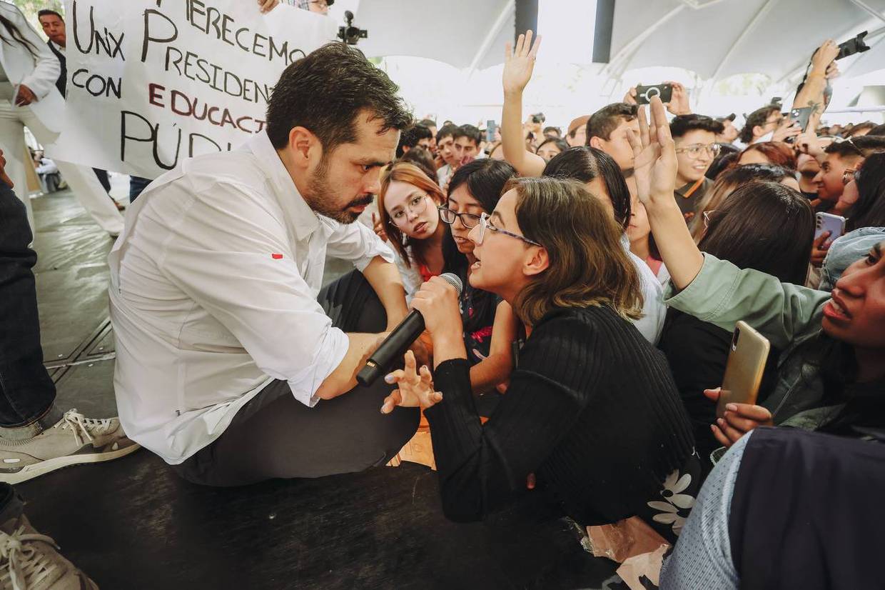 Jorge Álvarez Máynez, candidato de Movimiento Ciudadano, enfrenta abucheos en la UAM Xochimilco. A pesar de ello, afirma que su visita fue positiva. Foto: Redes Sociales