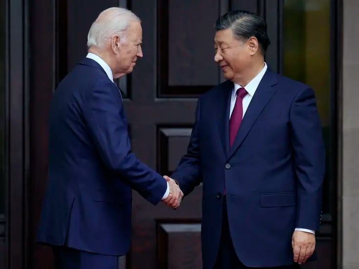 Joe Biden y Xi Jinping tocan temas de fentanilo e IA en llamada