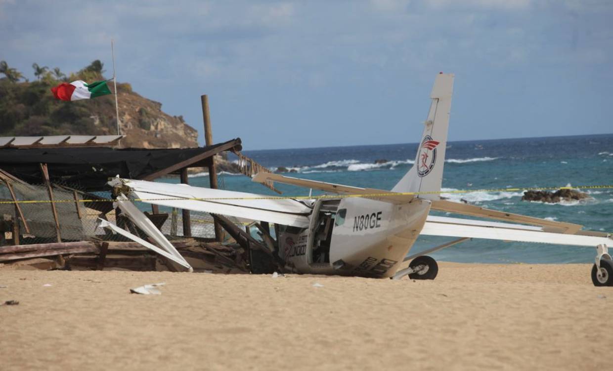 Se desploma avioneta de paracaidismo; hay un muerto. // Foto: Especial/El Universal