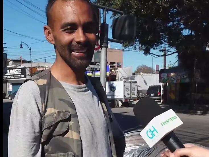 Llevan el show de la Uruga Humana a las calles de Tijuana