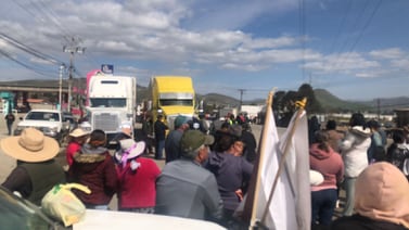 Colonos del Maclovio Rojas cerraron carretera libre Tijuana-Tecate